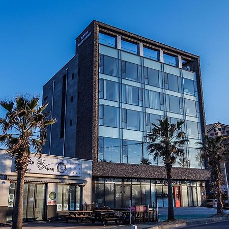 Blue Spring Hotel Jeju Exterior photo
