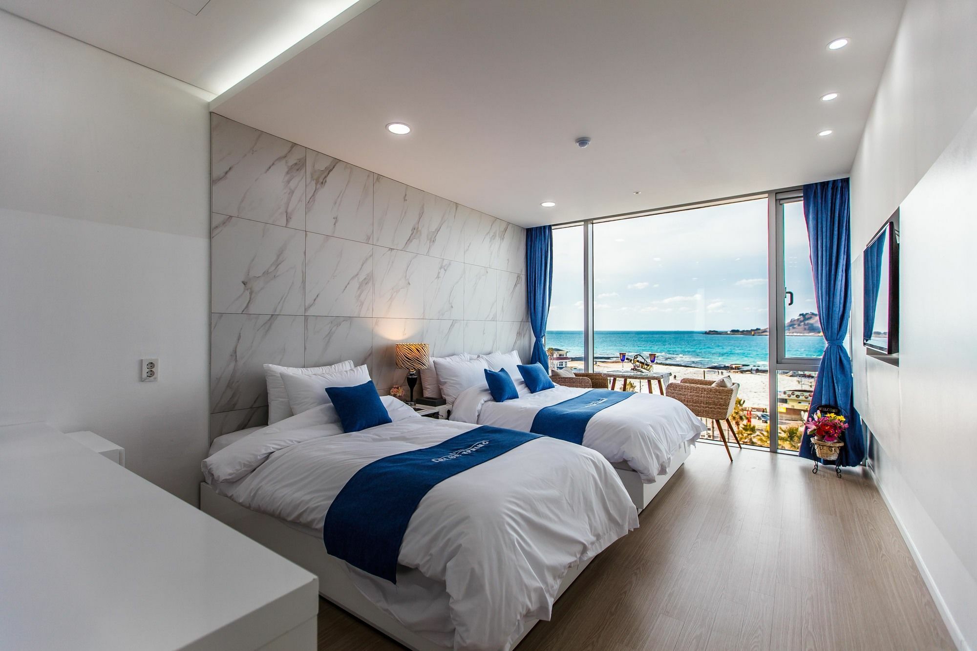 Blue Spring Hotel Jeju Exterior photo