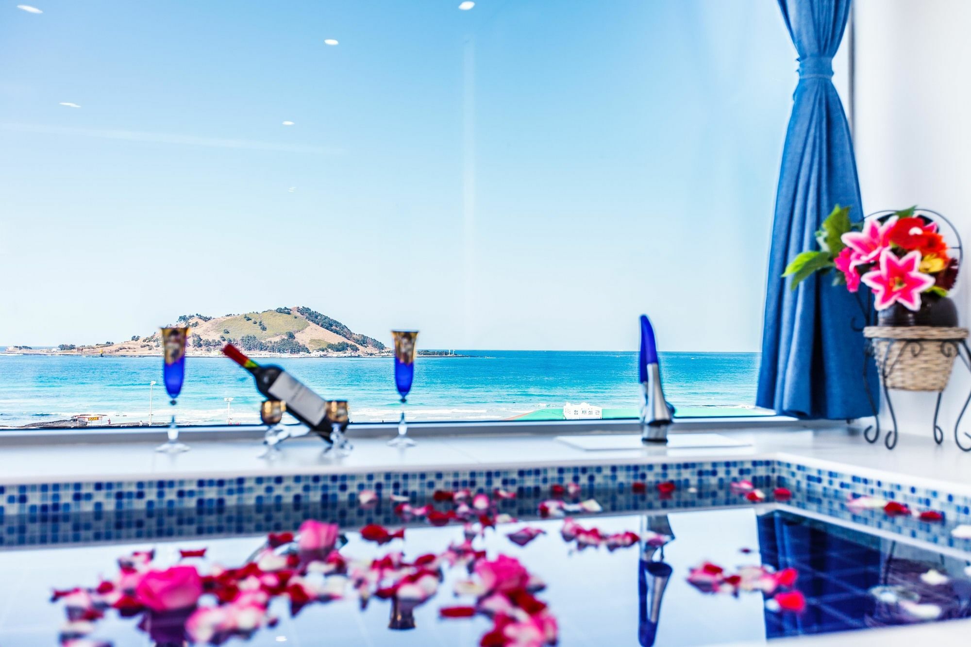 Blue Spring Hotel Jeju Exterior photo